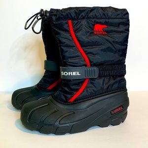 Sorel black and red flurry snow boots youth size 5 removable felt boot liner